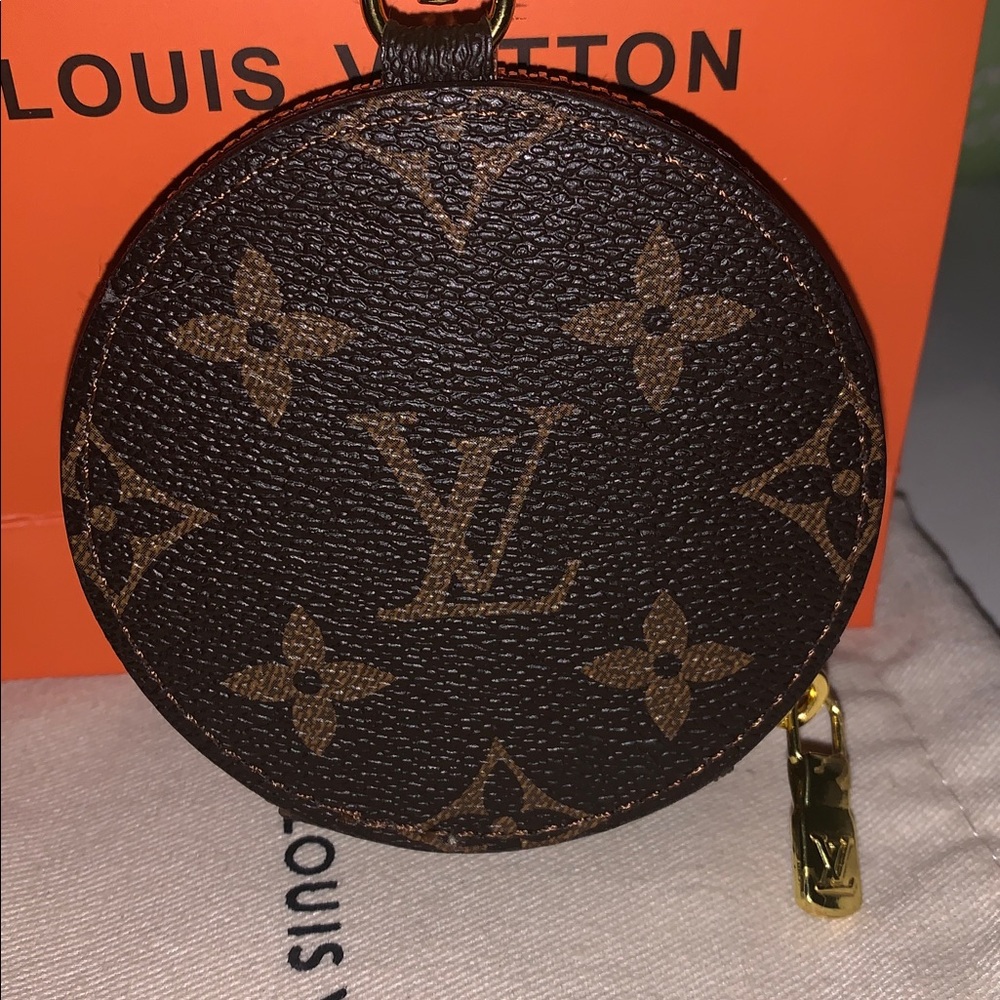 Vivienne monogram coin purse/bag charm keychain - Picture 5 of 9